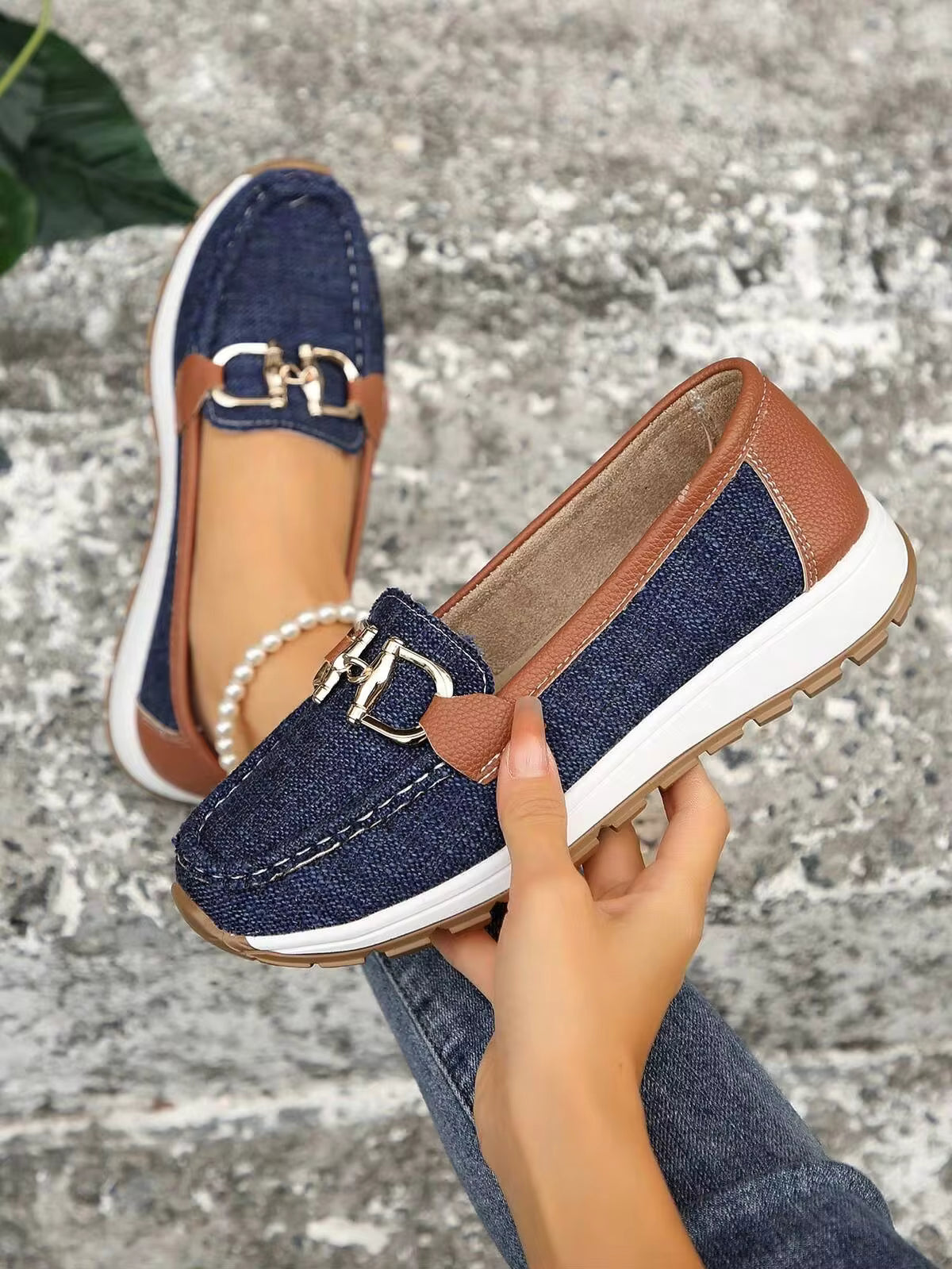 Fall/Winter Women's Casual Sports Shoes With Comfortable Soft Sole And Metal Chain Decor, Loafers,Sneakers For Women