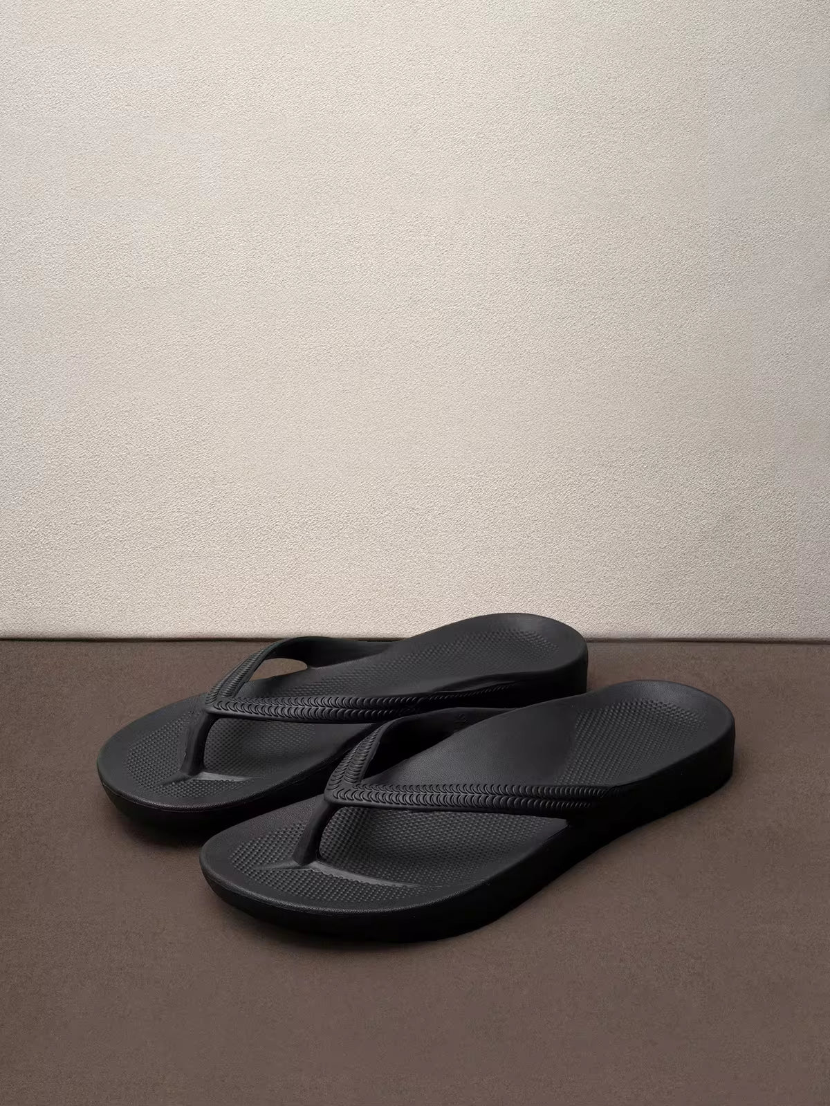 Hatastic Unisex Flip Flops With Arch Support, Solid Color Beach/Home Slippers, Suitable For Spring, Summer, Autumn Back To School